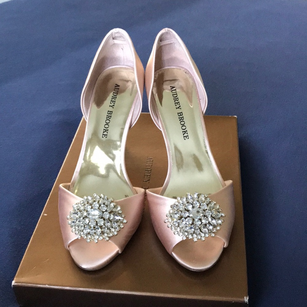 Audrey Brooke Taylor Heels Light Pink 7.5
